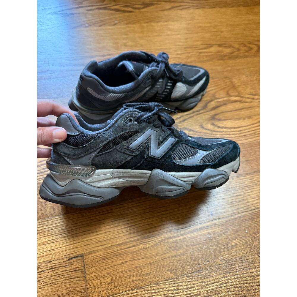 New Balance 9060 Shoes in Black Size Women's 7